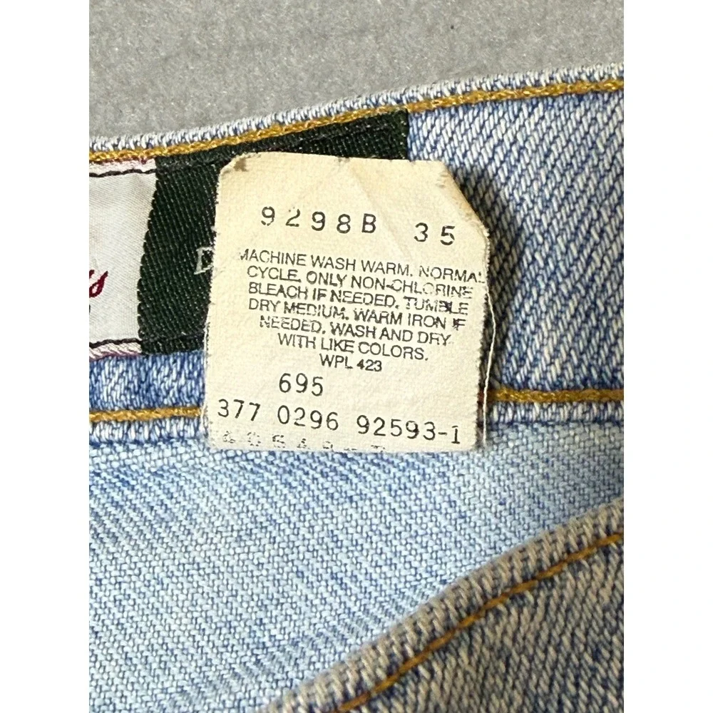 Levis Signature 31 measurements offer